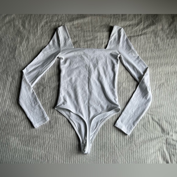 Babaton contour square neck long sleeve bodysuit - Picture 4 of 6